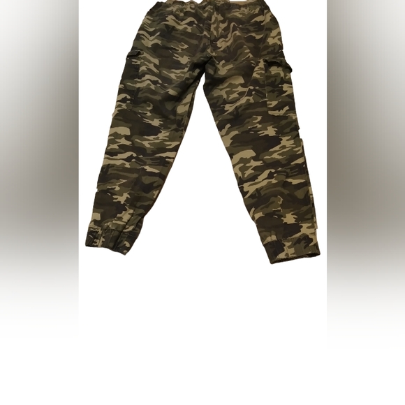 Almost Famous Women Size Large Green Camo Denim - Picture 2 of 8